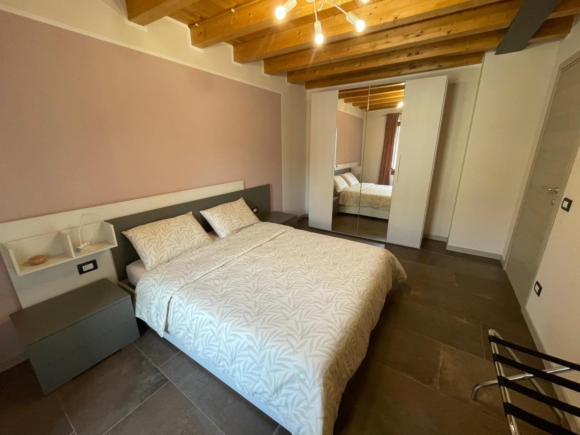 Dimora Rosso San Zeno - Wifi Veloce E Adatto Per Famiglie Verona Bagian luar foto