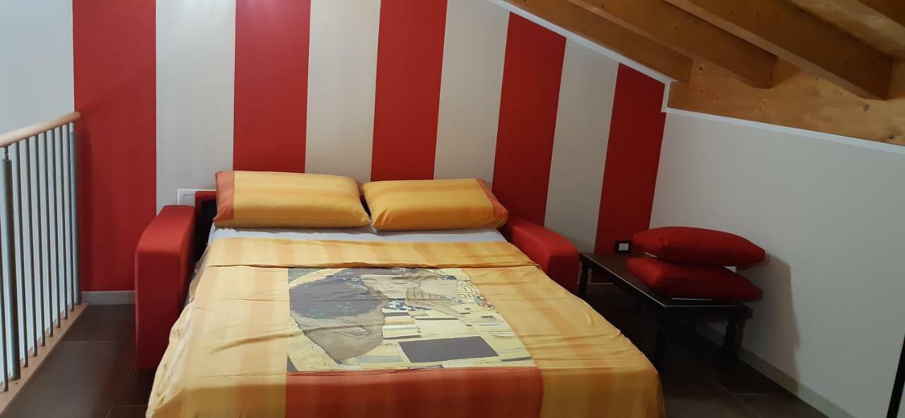 Dimora Rosso San Zeno - Wifi Veloce E Adatto Per Famiglie Verona Bagian luar foto