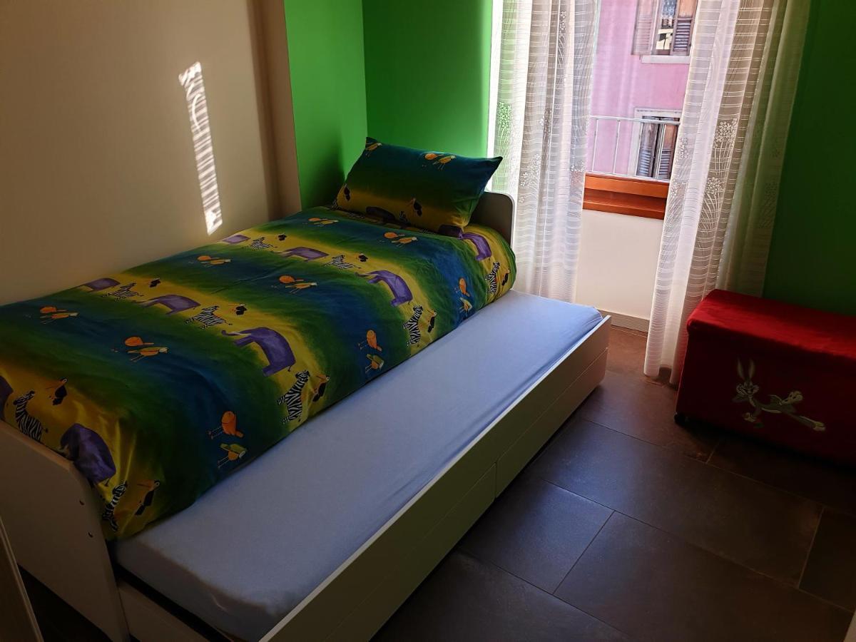 Dimora Rosso San Zeno - Wifi Veloce E Adatto Per Famiglie Verona Bagian luar foto