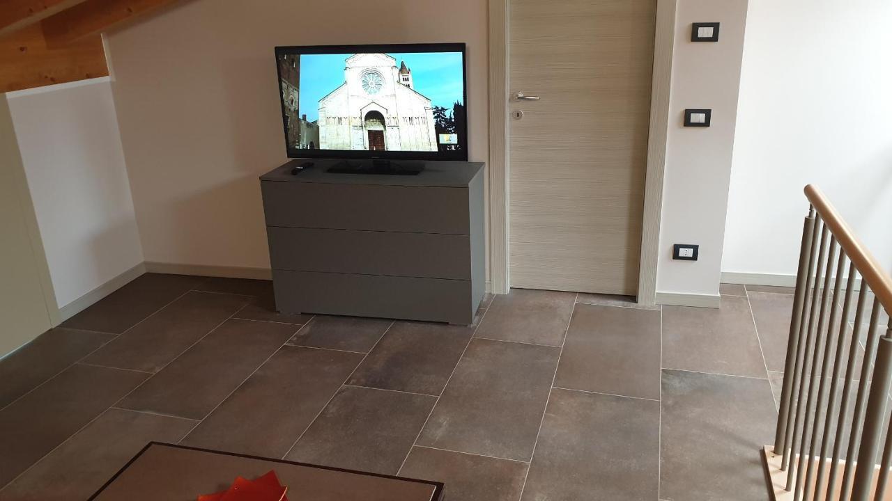 Dimora Rosso San Zeno - Wifi Veloce E Adatto Per Famiglie Verona Bagian luar foto
