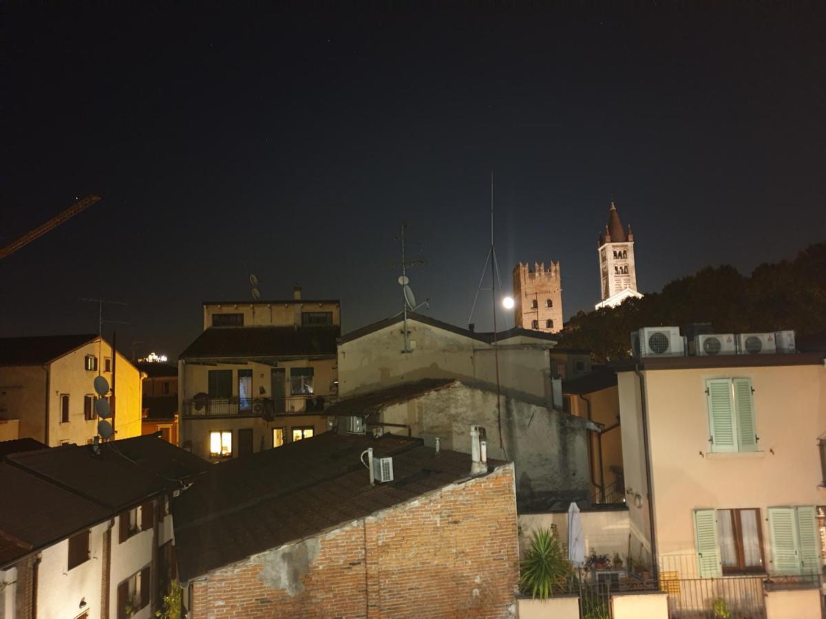 Dimora Rosso San Zeno - Wifi Veloce E Adatto Per Famiglie Verona Bagian luar foto