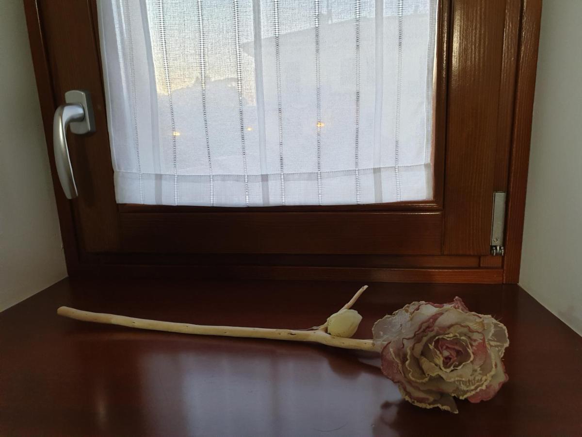 Dimora Rosso San Zeno - Wifi Veloce E Adatto Per Famiglie Verona Bagian luar foto