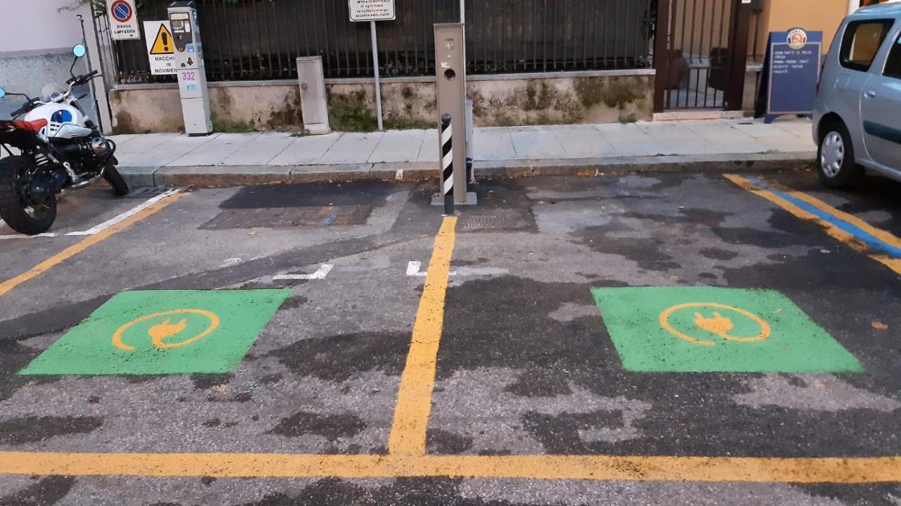 Dimora Rosso San Zeno - Wifi Veloce E Adatto Per Famiglie Verona Bagian luar foto